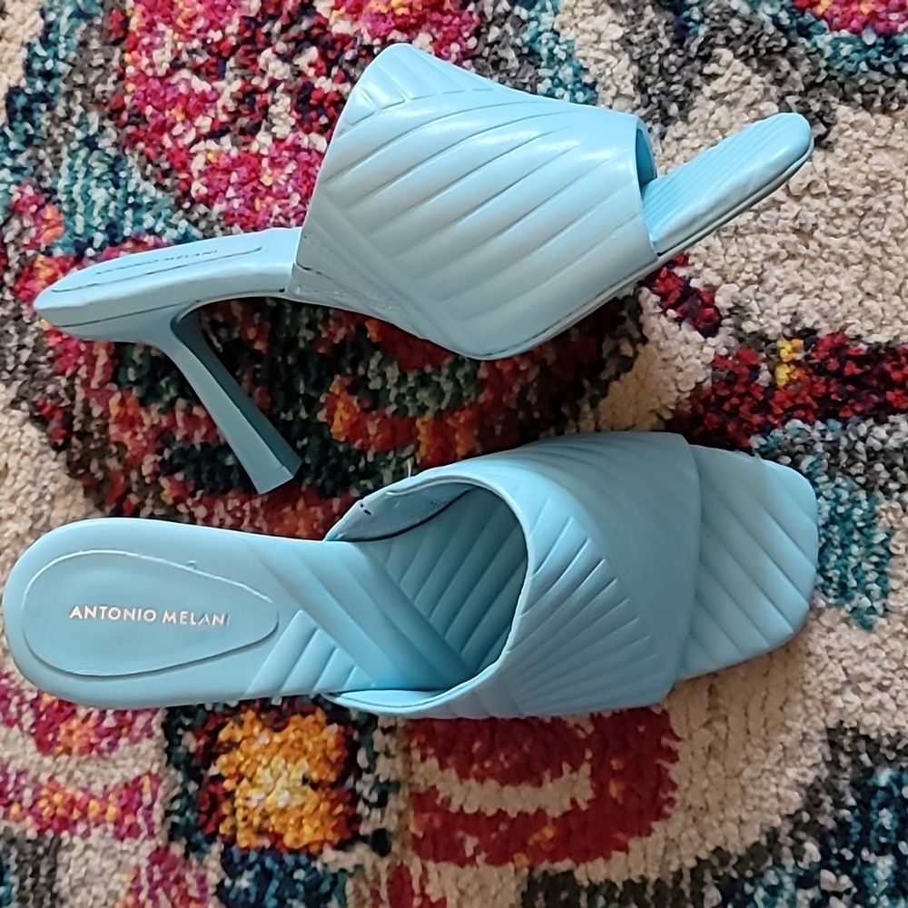 Quilted slide heel